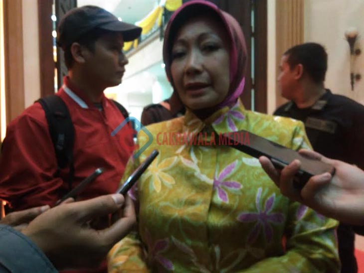 Atty Suharti Menyapa Pendukungnya Melalui Surat