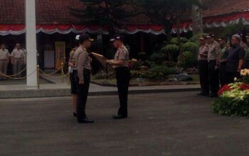 Berkat Ini, Kapolres Cimahi Dianugerahi Penghargaan oleh Kapolri