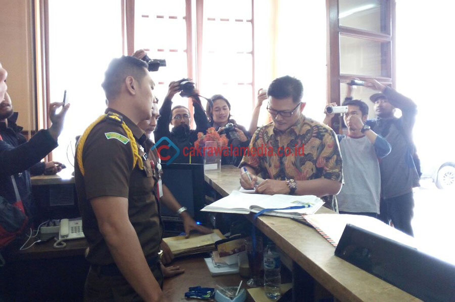 Mantan Bupati Sumedang Ade Irawan Datangi Kejati Jabar