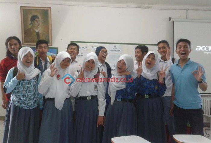 Relawan Pendidikan Obor Indonesia Dorong Siswa Agar Lebih Giat Belajar