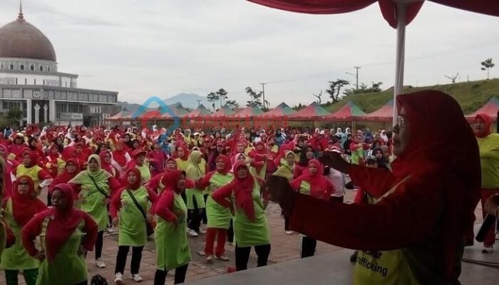 Stop KDRT dan Kekerasan Anak! Marilah Bersenam Ria