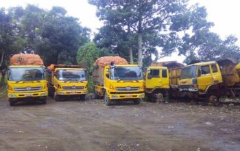 Truk Sampah Kembali Mengantri di TPA Sarimukti