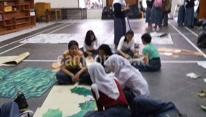 Asyiknya Belajar Seni Rupa di KBSR Cakrawala SMAN 1 Bandung