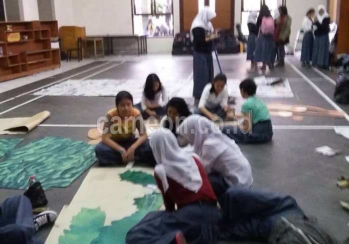 Asyiknya Belajar Seni Rupa di KBSR Cakrawala SMAN 1 Bandung