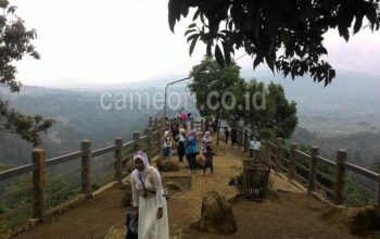 Manjakan Mata Di Tebing Keraton Cimenyan