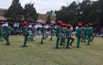 Paskibra dan Pramuka Latih Kedisiplinan dan Kekompakan Siswa