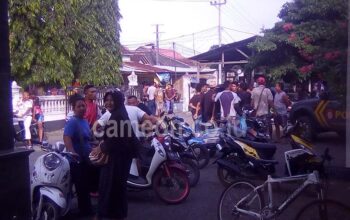 Ratusan Warga Geruduk Mapolsek Pangandaran