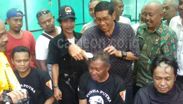Relawan Gunduli Kepala, Yusuf: Anggap Saja Selesai Thawaf di Mekah