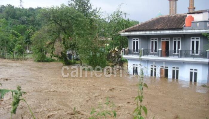 Sejumlah Desa di Gununghalu Terendam Banjir