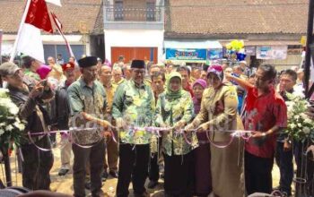 Abubakar Resmikan Pasar Cermat Cililin