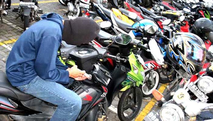 Dua Pemuda Nekad Curi Dua Unit Motor