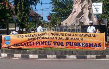 Gara-gara Tulisan di Spanduk, Warga Luapkan Kekesalan Via Medsos