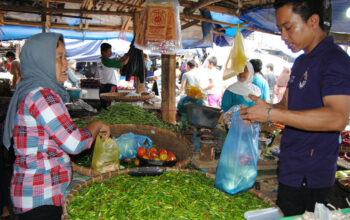 Harga Makin Pedas, Mensos Khofifah Berikan 5.000 Bibit Cabai