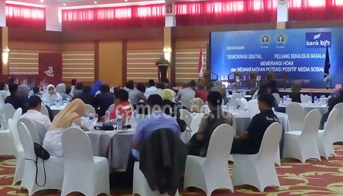 Perangi Hoax, Aher: Katakan yang Baik atau Diam