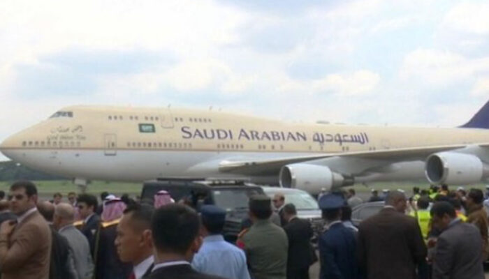 Raja Salman Tiba di Indonesia Pukul 12.45 Wib