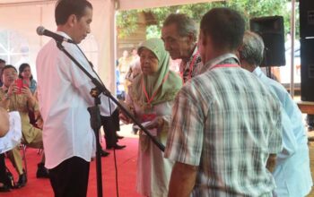 Presiden Serahkan Bansos Non Tunai Untuk 22.528 Keluarga di Kota Bandung