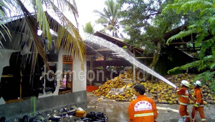 Akibat Konsleting Listrik Bengkel Motor di Pangandaran Ludes Terbakar