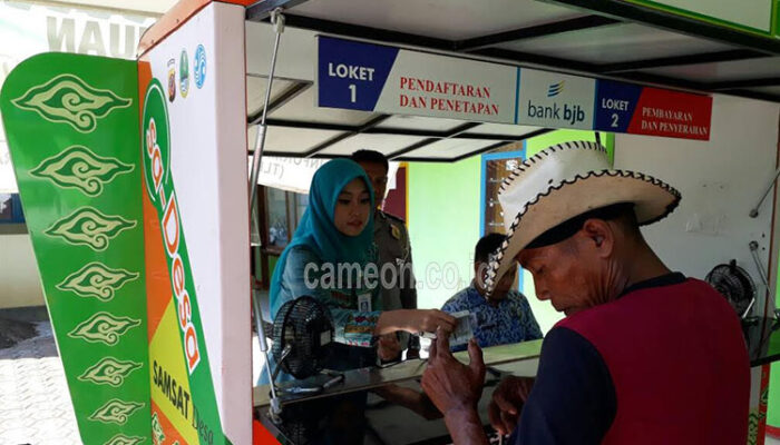Hari Pertama Buka, Samsat Desa Ciganjeung Layani 37 Warga