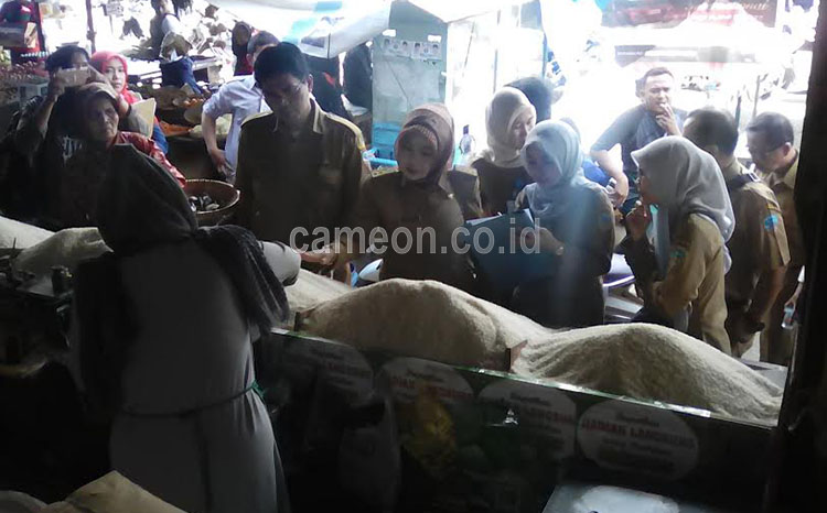Jelang Puasa, Persediaan Bahan Pokok di Pasar Cikurubuk Cukup Aman
