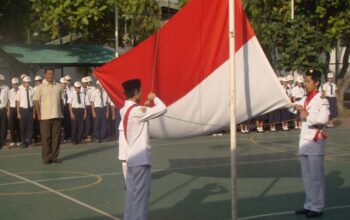 Pemkot Cimahi Berikan 72 Penghargaan di Hardiknas
