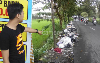 Perhatian Pemerintah Kurang, Warga Selaawi Keluhkan Sampah Berserakan di Pinggir Jalan