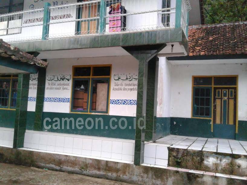 Pesantren Bandung Barat Lestarikan Tradisi Pasaran