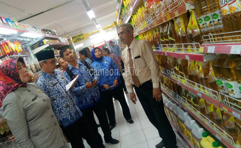 Tim Gabungan KBB Sidak ke Supermarket