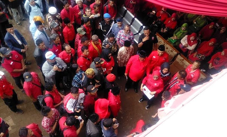 Abubakar Janji Bangun Plaza Bung Karno