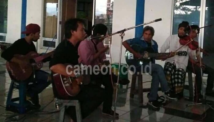 Bukber Nyentrik Ala Mas Ato