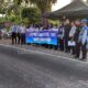 Dishub Pangandaran Bagikan Tajil Gratis Kepada Pengendara di Jembatan Ciputrapinggan