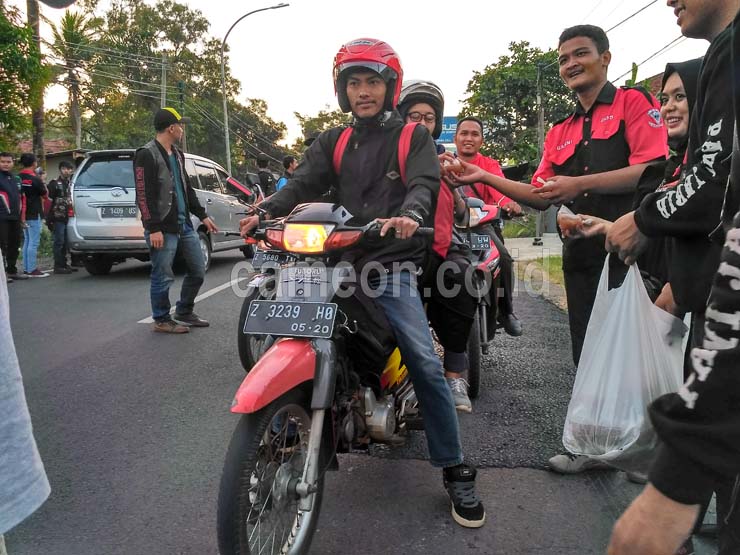 IMKP Bagikan Tajil Gratis Dan Buka Bersama Anggota di Padaherang