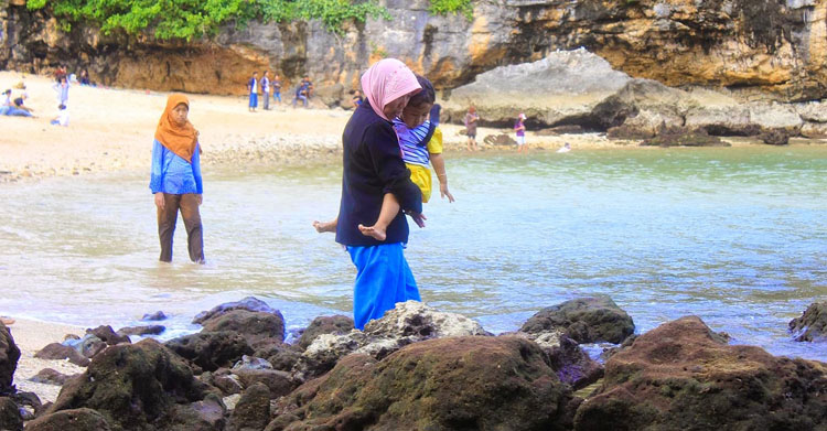 Libur Lebaran, Sebanyak 80 Anak Terpisah Dengan Orang Tuanya di Pantai