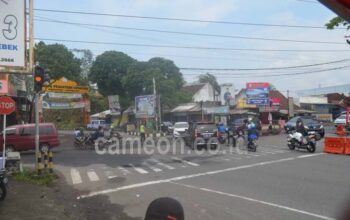 Polisi Hentikan Truk Melintas di H – 3 Jalur Selatan Tasikmalaya Via Garut
