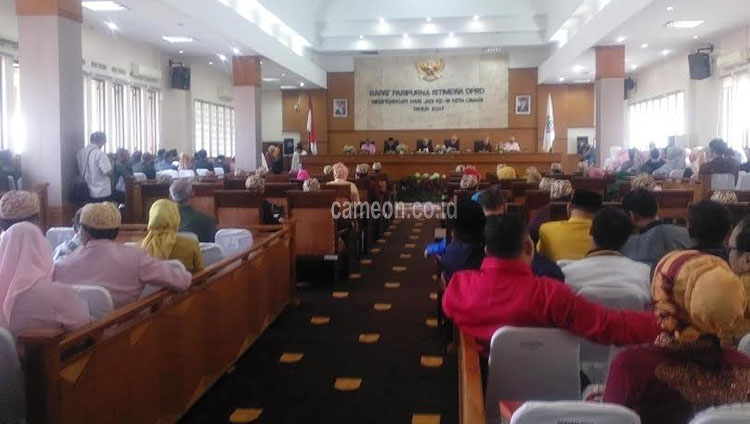 Rapat Paripurna DPRD Kota Cimahi Meriah