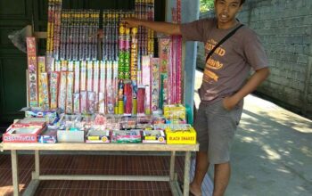Setiap Bulan Puasa Penjual Petasan dan Kembang Api Selalu Menjamur