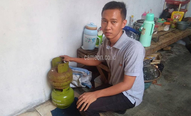 Warga Pangandaran Keluhkan Gas Elpiji 3 Kg Berisi Air