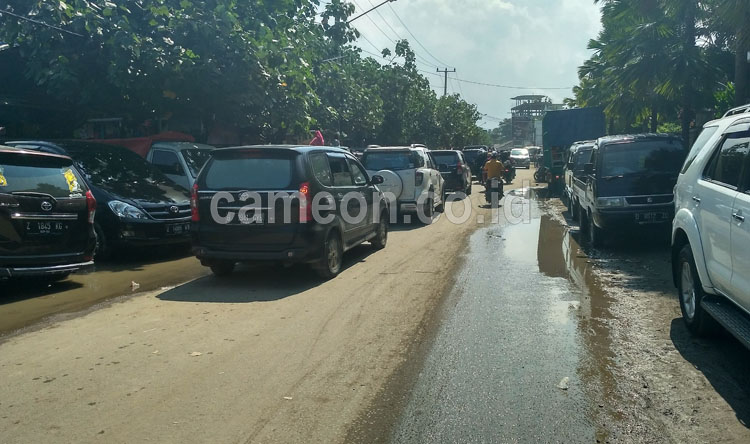 Langgar Aturan Dan Semrawutnya Parkir Picu Kemacetan Panjang di Dalam Kawasan Wisata Pangandaran