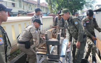 18 Lapak PKL Jalan RSU dr.Soekardjo Ditertibkan Satpol PP