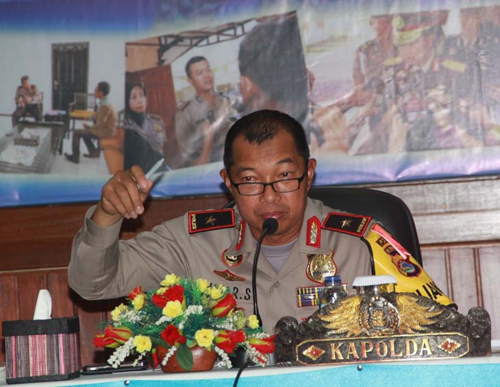Beginilah Reaksi Sang Jendral Polisi Ini, Saat Mobdinnya Tertabrak Pemudik