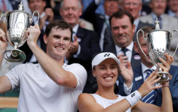 Berpasangan dengan Hingis, Murray Raih Gelar Campuran Wimbledon