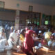 Hari Kedua Masuk Sekolah Banyak Siswa Tidak Kebagian Bangku