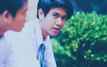Iqbaal CJR Resmi Jadi Pemeran Film Dilan