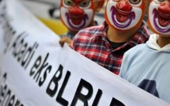 Merasa Dikibuli Oleh Pemdes Mekarwangi, Warga Lapor Ke Inspektorat