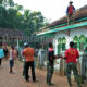 Semangat TNI Bersama Warga Rehab Masjid Al Mutaqin