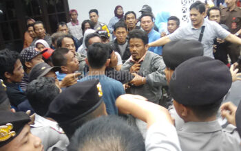 Sidang Perdana Kasus Pembunuhan Anak Diwarnai Kericuhan
