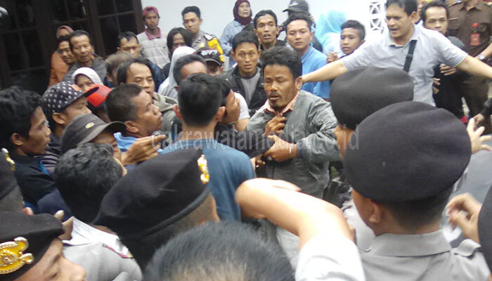 Sidang Perdana Kasus Pembunuhan Anak Diwarnai Kericuhan