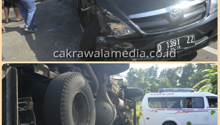 Dicium Avanza, Mobil Box Pengangkut Es Krim Malang di Tengah Jalan
