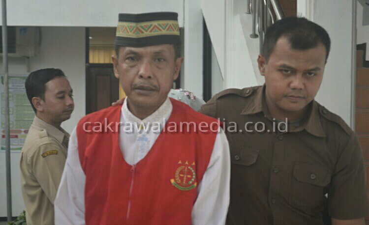 Sidang Perdana Kasus Inses, Takut Bertemu Sang Ayah Bejat, Para Saksi Korban Sempat Sembunyi Dibalik Pintu