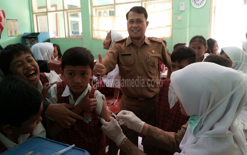 Perlu Dukungan Keluarga, Suroyo Ajak Anak SD Ikuti Imunisasi MR