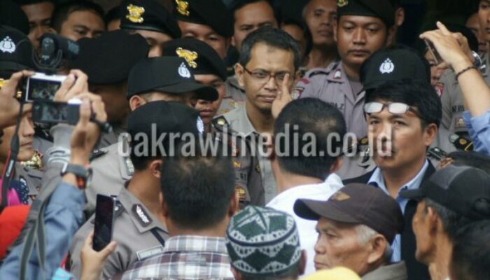 Aku Tahu Kerjamu, Ba#@ngan Kalian Mafia Pertanahan Semua